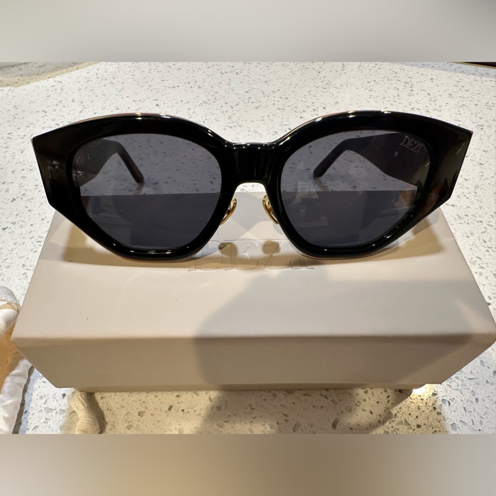 Black Sunglasses with Case